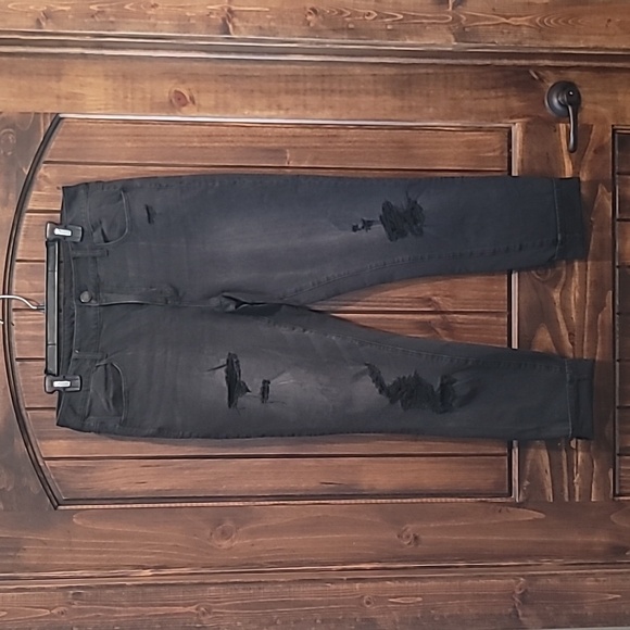 NWT Distressed Black Jeggings (14) - Picture 1 of 5